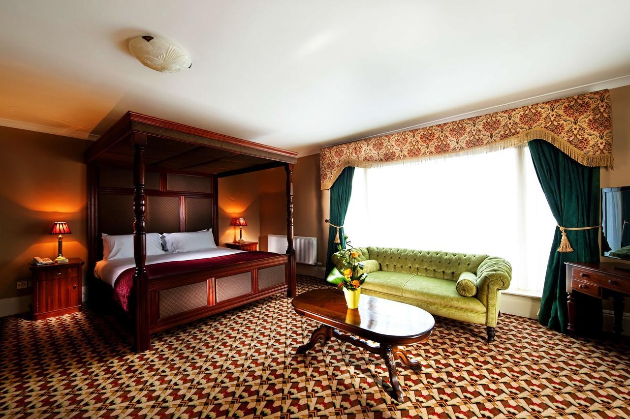 Riverbank House Hotel Ferrybank Екстер'єр фото