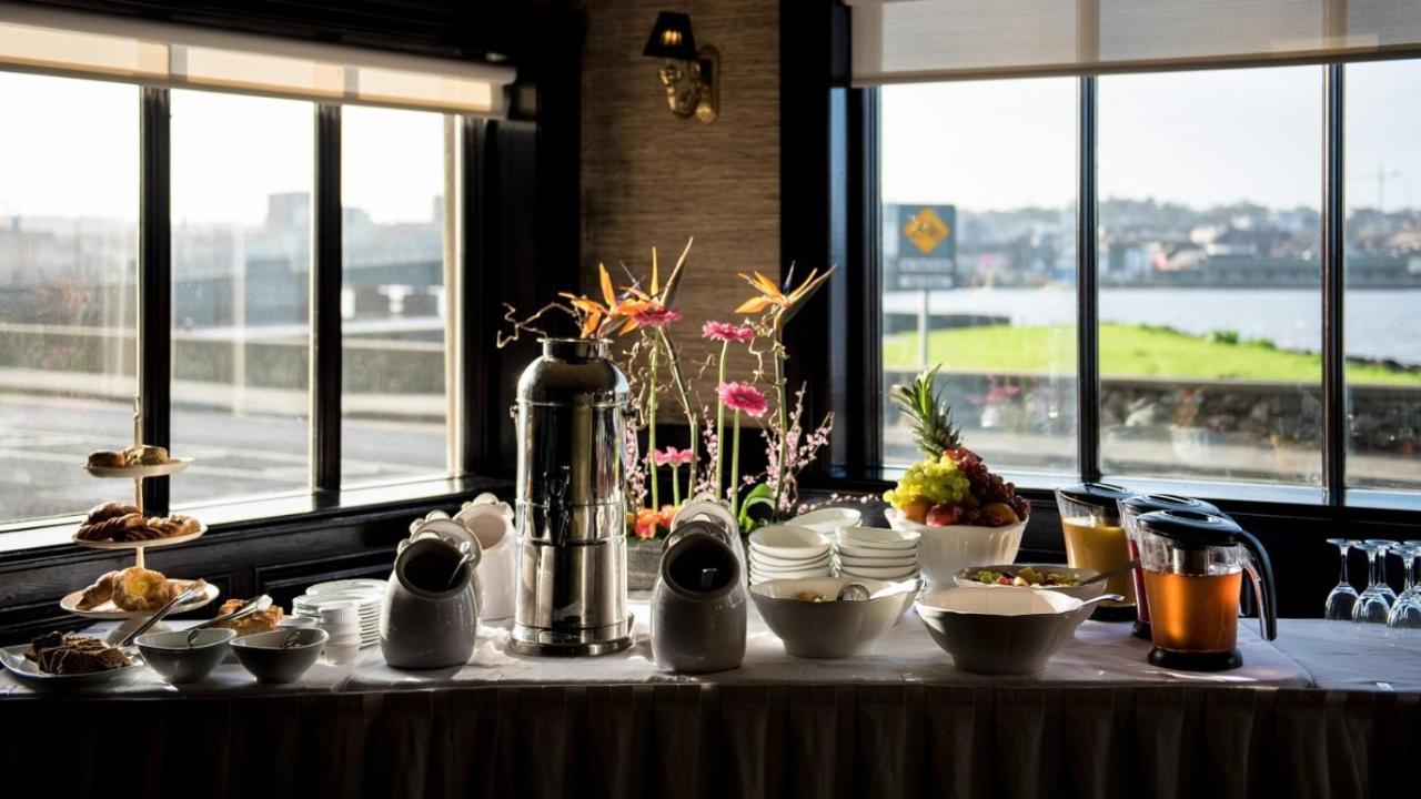 Riverbank House Hotel Ferrybank Екстер'єр фото