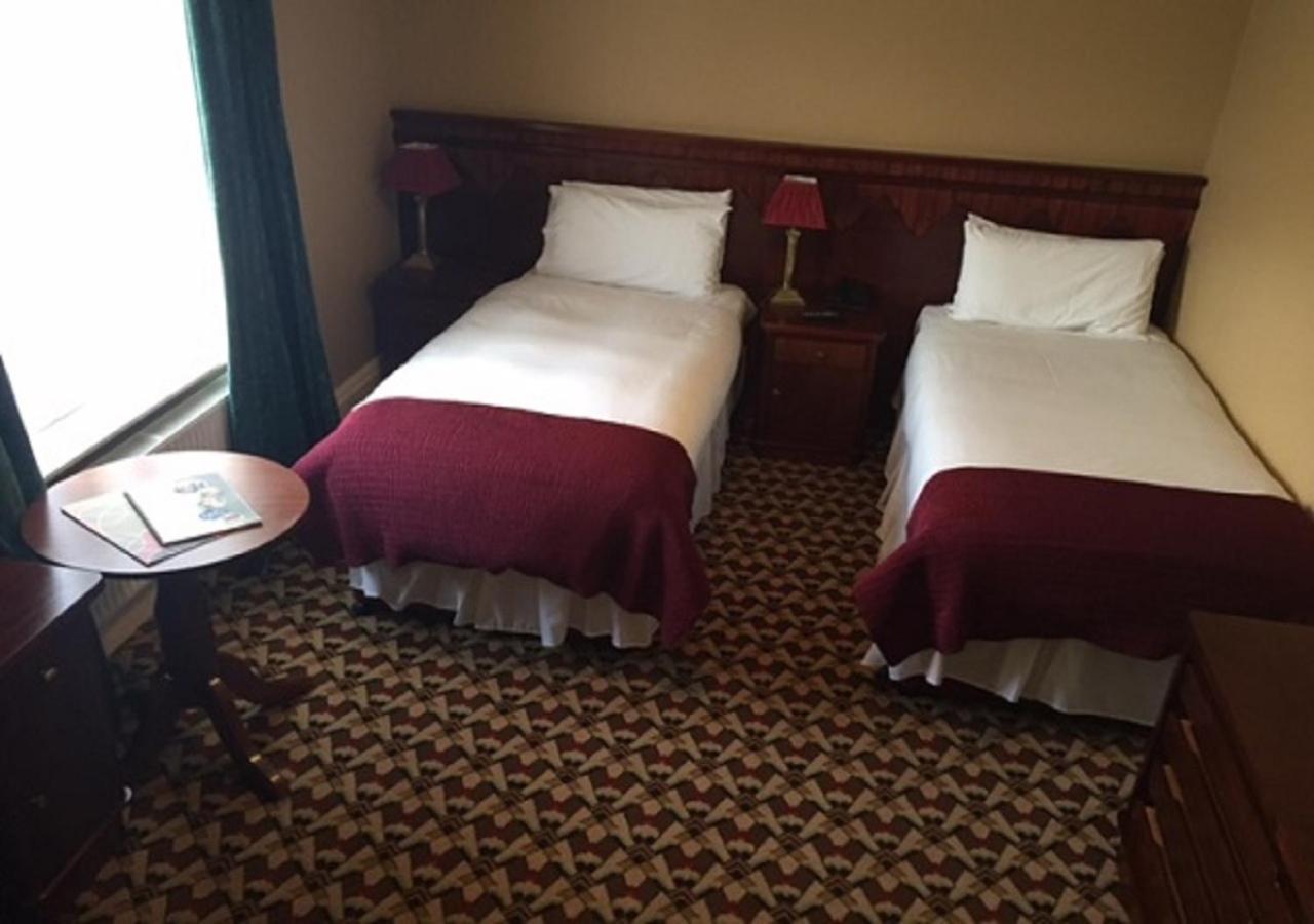 Riverbank House Hotel Ferrybank Екстер'єр фото